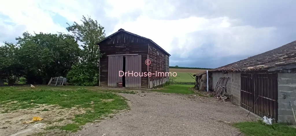 Extérieur - Maison en Pierres de Plain-Pied avec Terrain à Seyches