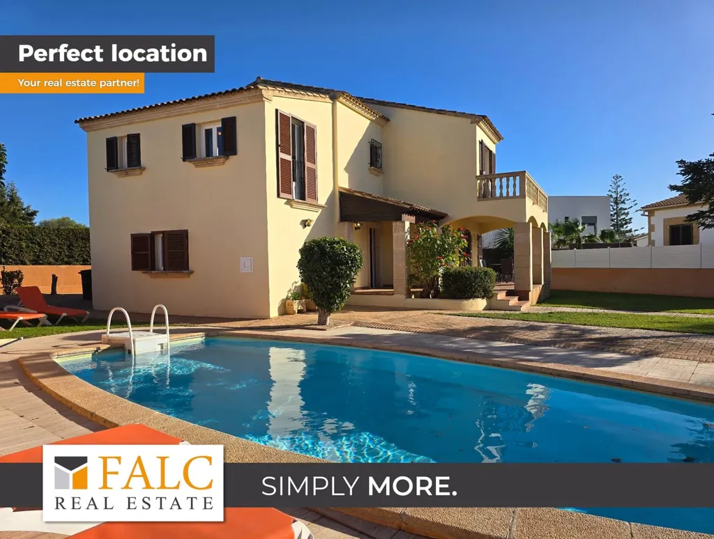 Extérieur - Town Villa with Pool in Sa Coma, Mallorca