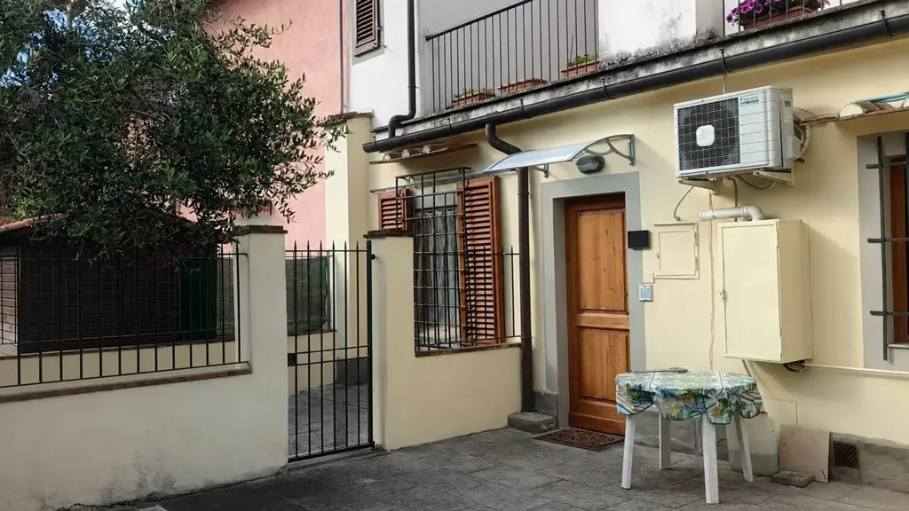 Välivaade - Armed Studio with Private Outdoor Space in Florence