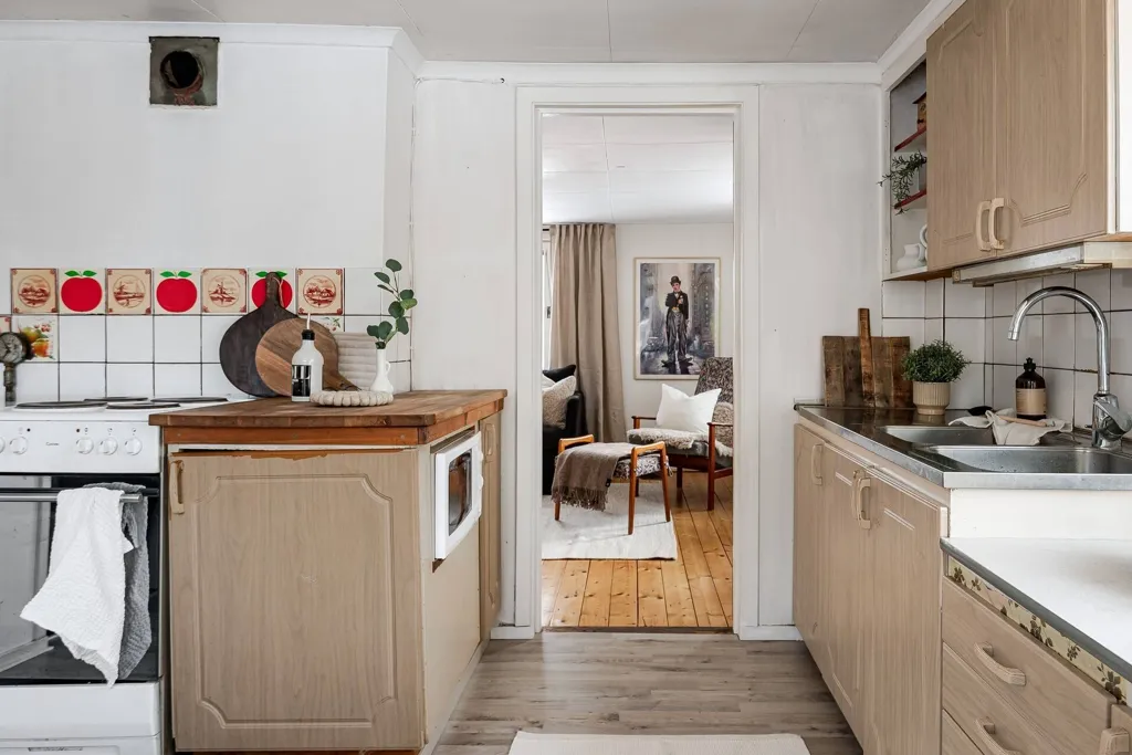 Kitchen - Cottage with Guesthouse in Vingåker