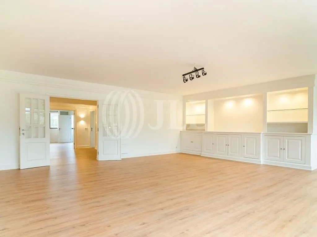 Living Room - Renovated Apartment with Balcony in Cascais
