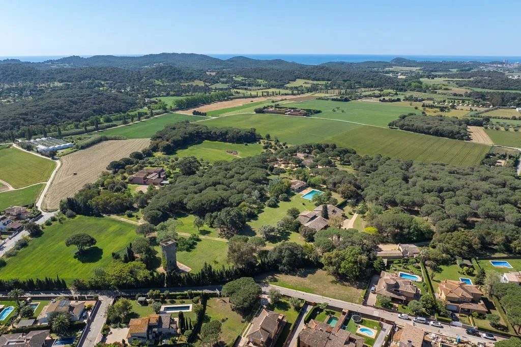 Vista aerea - Luxury House with Historic Tower in Mont-ras