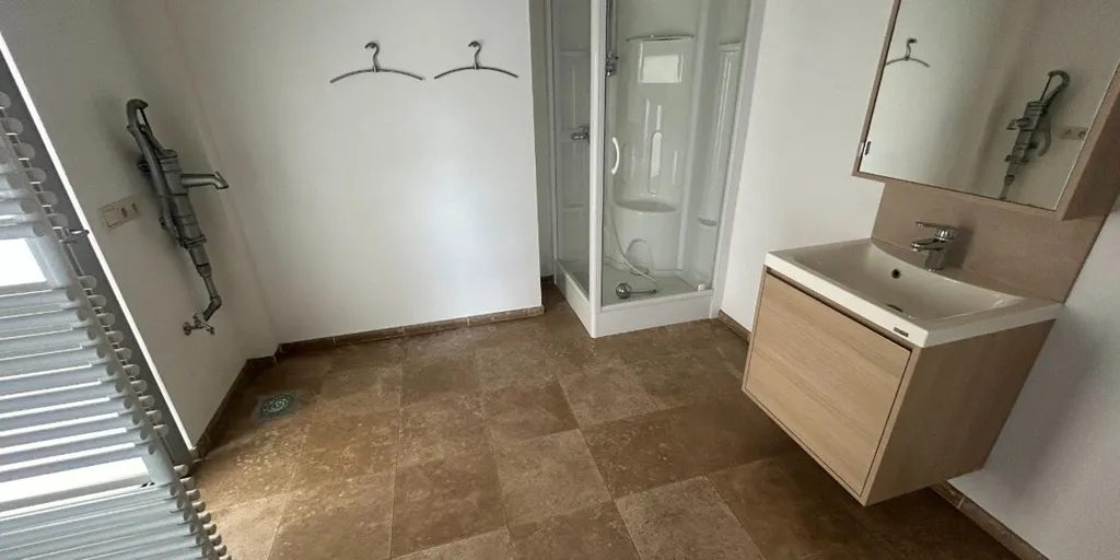 Salles de bain - Appartement avec Terrasse et Jardin à Wervik