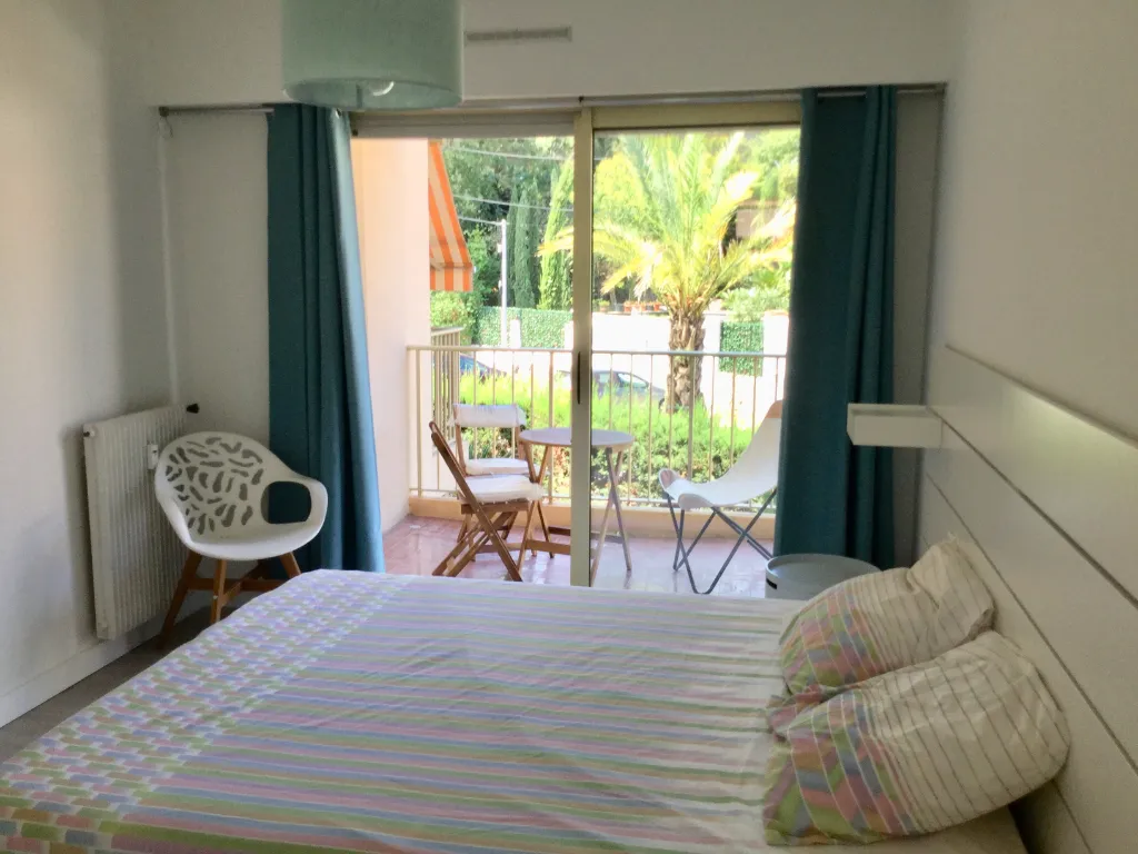 Chambres - Appartement Meublé avec 2 Terrasses à Cannes Centre