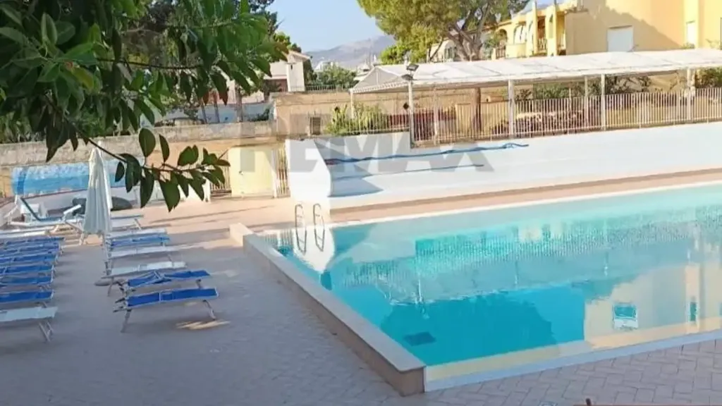 Pool - Apartment with Sea View in Mondello