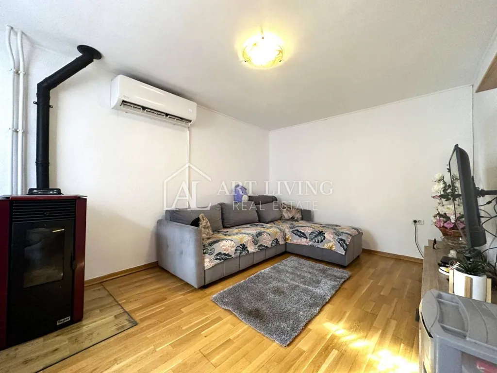 Séjour - Apartment with Terrace in Brtonigla