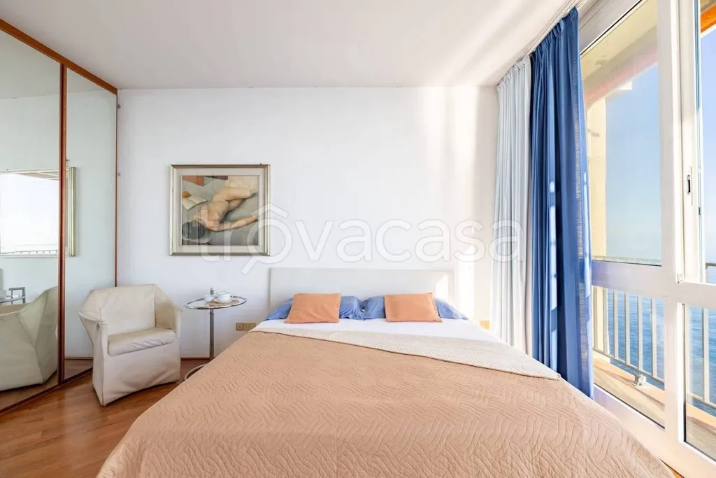 Camere da letto - Luxury Flat with Seafront Balcony in Bordighera