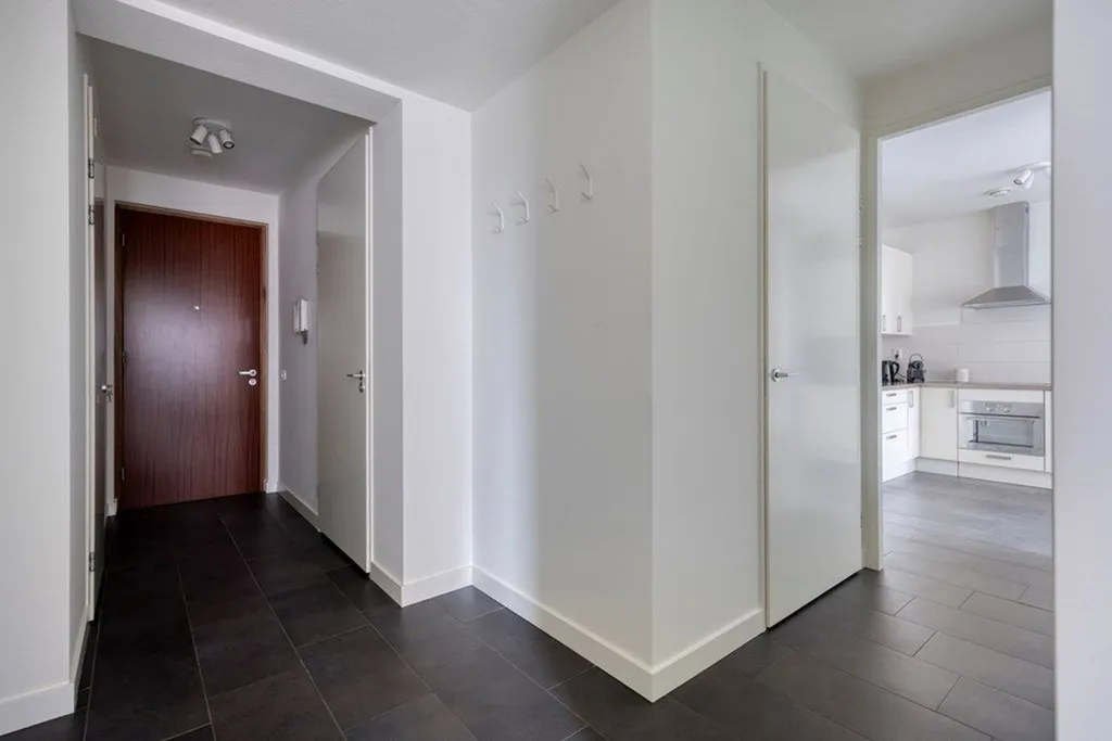 Esik - 2-Bedroom Apartment with Kralingen View in Rotterdam