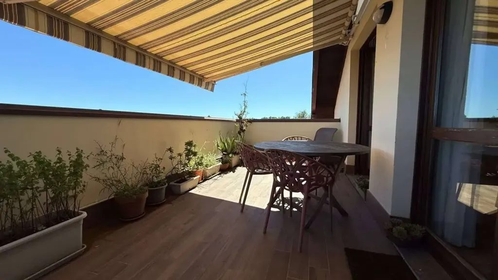 Balcon - Penthouse with Panoramic Terrace in Cantù