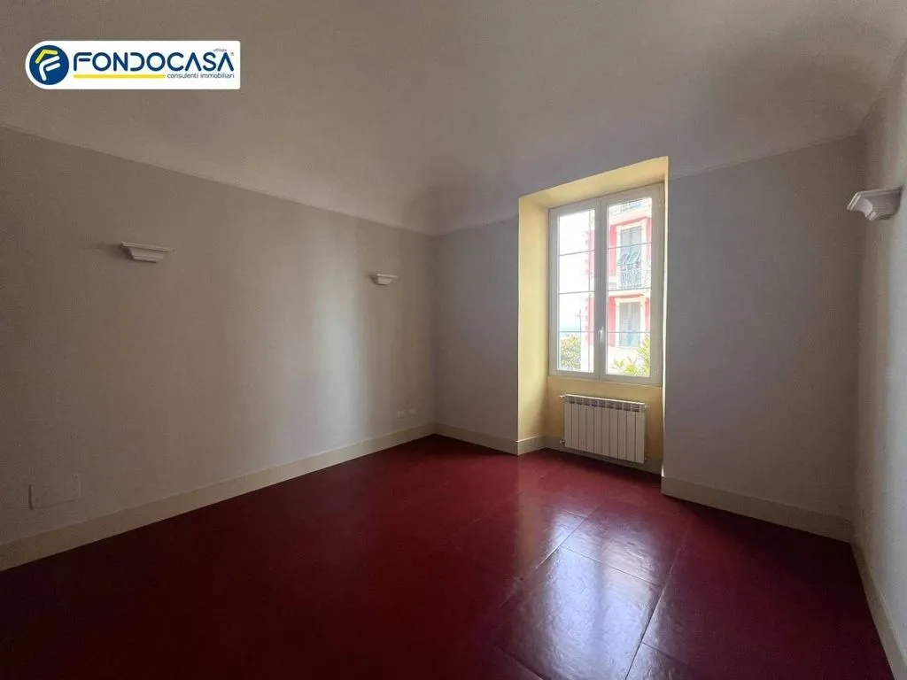 Pièces - Renovated Beachfront Apartment in Ceriale