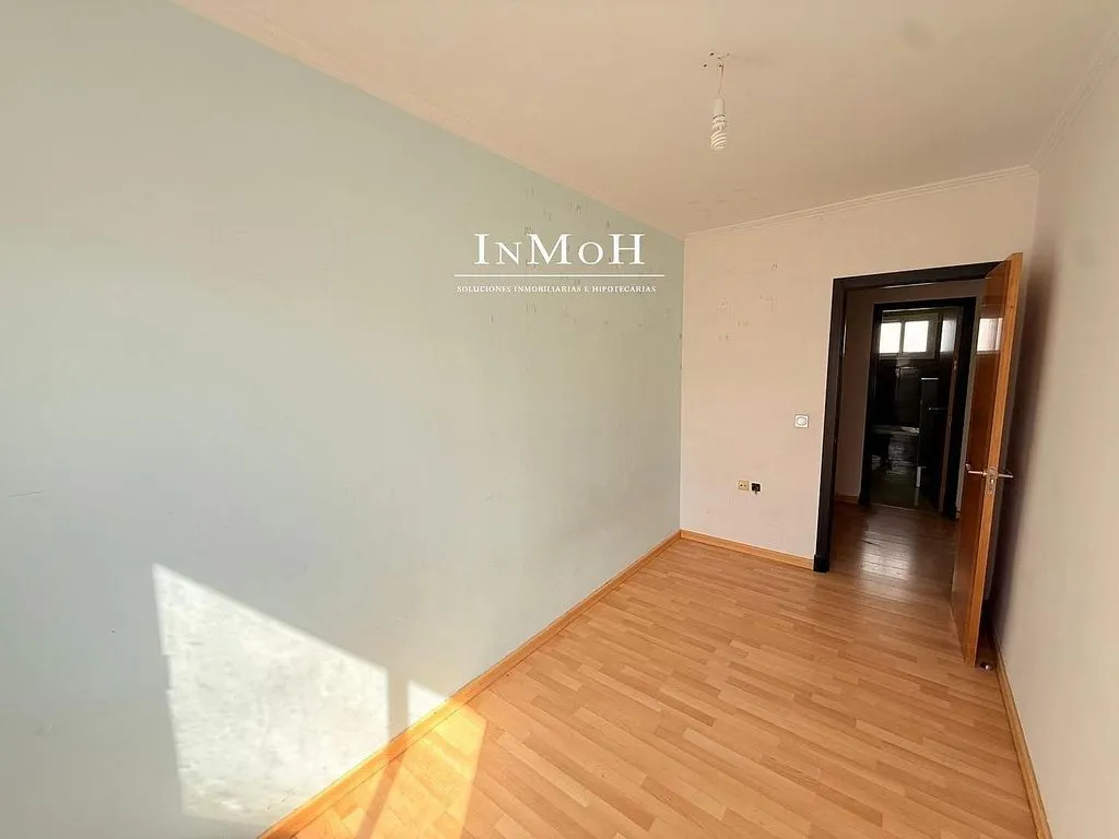 Toad - Modern Flat with East View in San Fernando