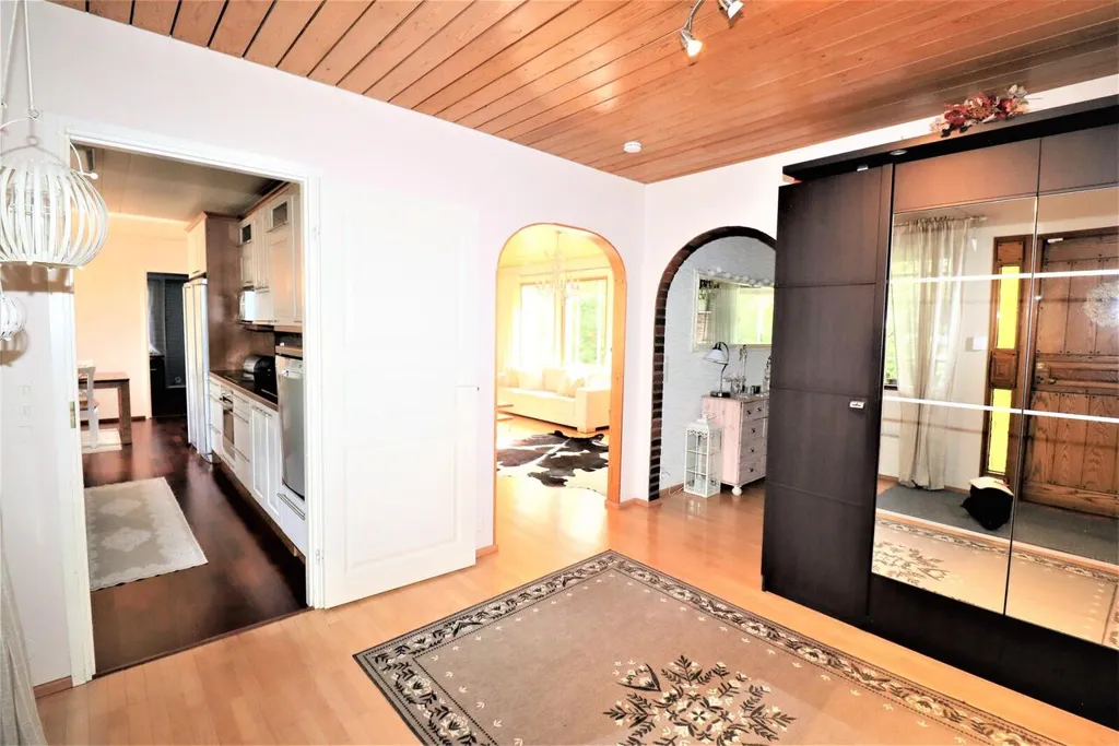 Entrée - Personalised Detached House with Sauna in Hyllykallio