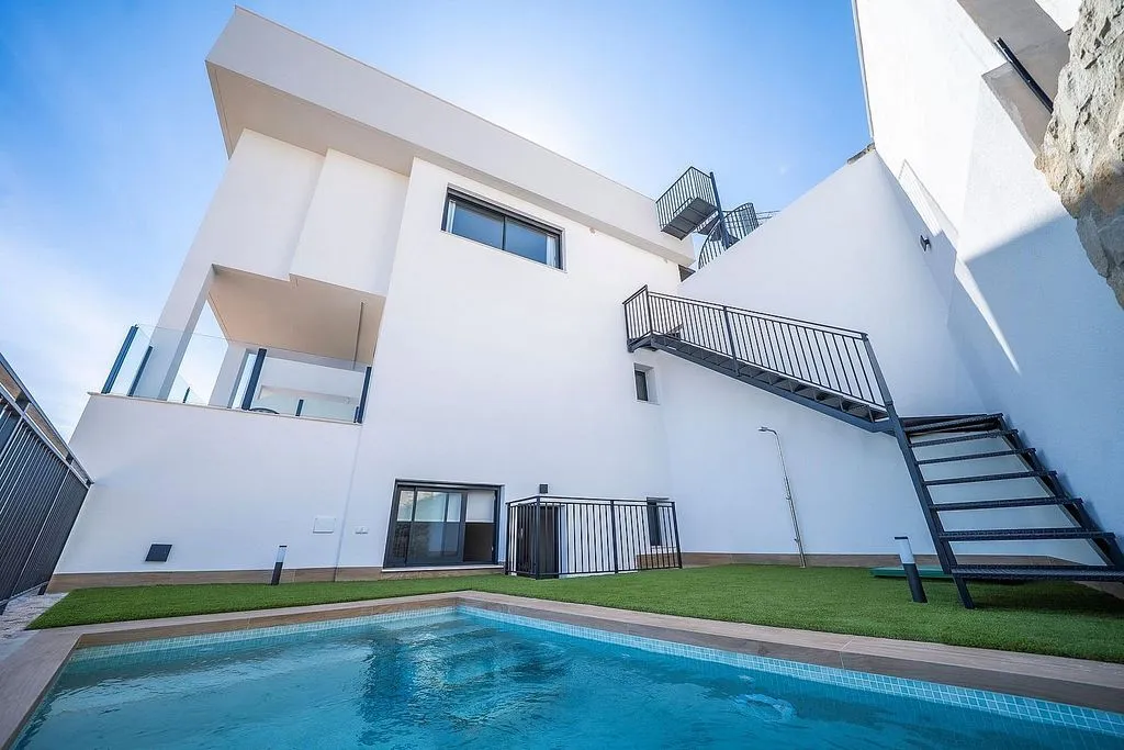 Bassein - Modern Mediterranean Chalet with Golf Course View in Algorfa