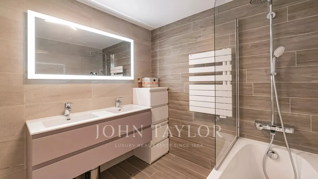 Salles de bain - Appartement 4 pièces à Cannes