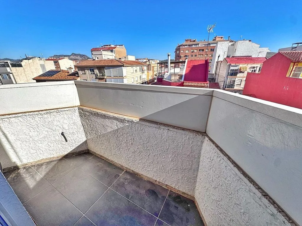 Balcon - Apartment with Balcony in El Campet, Petrer