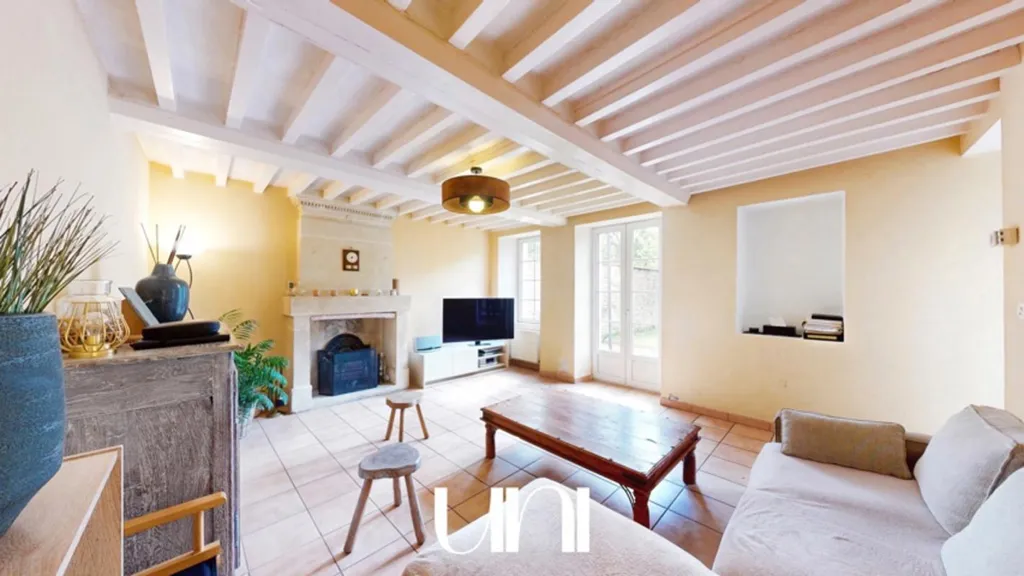Séjour - Maison de Maître en Pierre avec Jardin à Anguerny