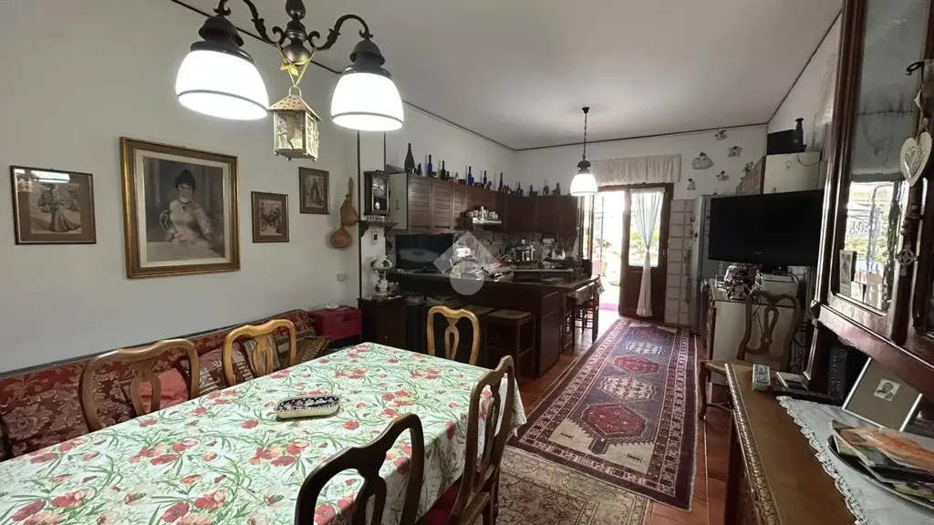 Salle à manger - Independent House with Balcony in Samone