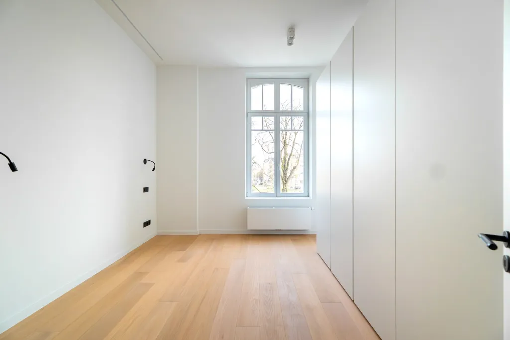 Esik - Apartment with South-Facing Terrace in Montgomery