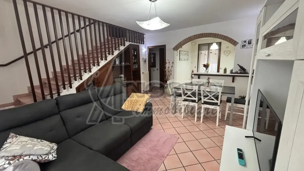 Living Room - Bifamiliar Villa with Garden in Occhiobello