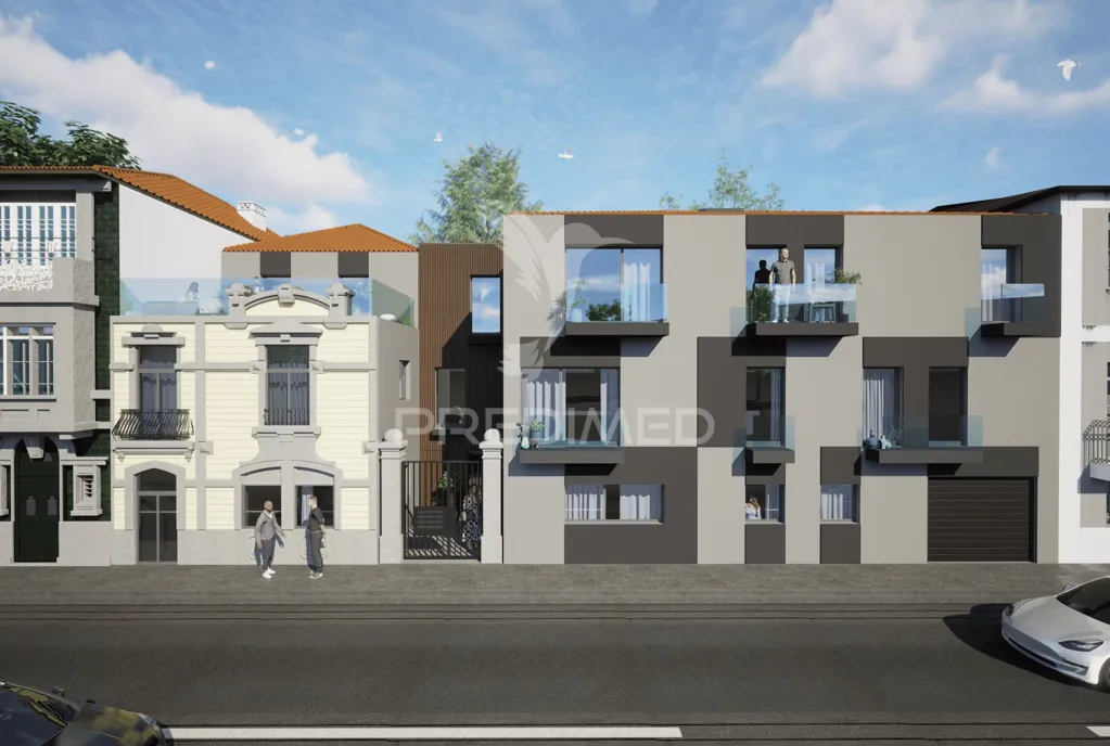 T3 + 1 Apartment with Sótão in Bonfim