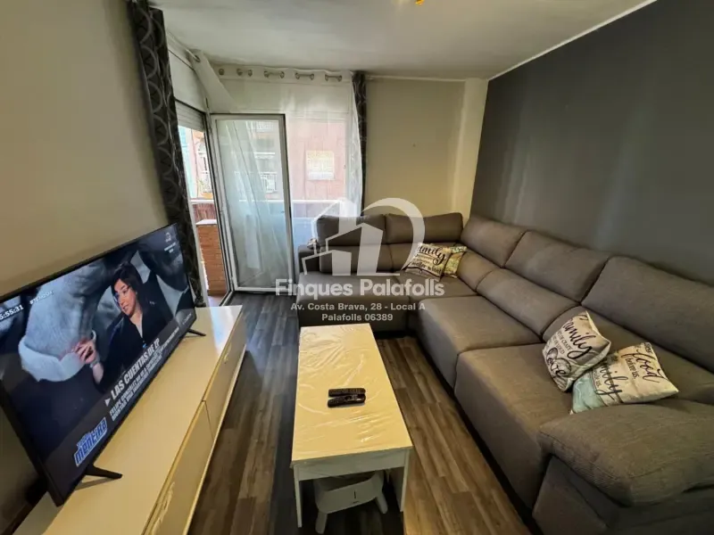 Séjour - Modernised Apartment with Balcony in Blanes