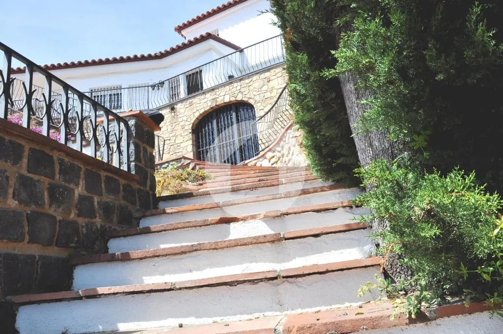 Pièces - Luxury Villa with Pool in Santa Susanna