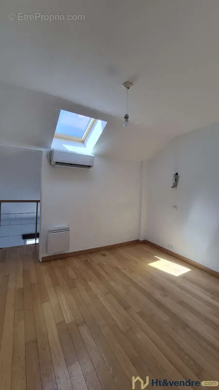 Stanze - Duplex Apartment with South-Facing Loggia in Hyères