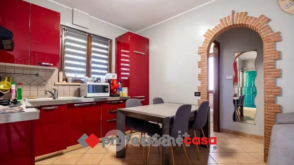 Sala da pranzo - Casa indipendente con giardino a Pomezia