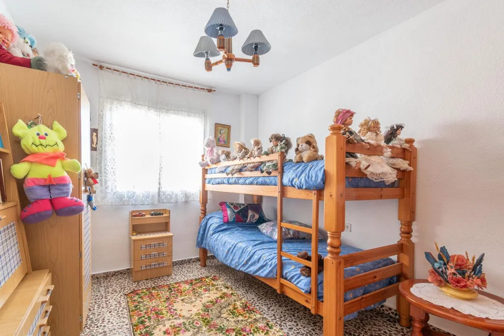 Magamistoad - Corner House with Pool in Atarfe