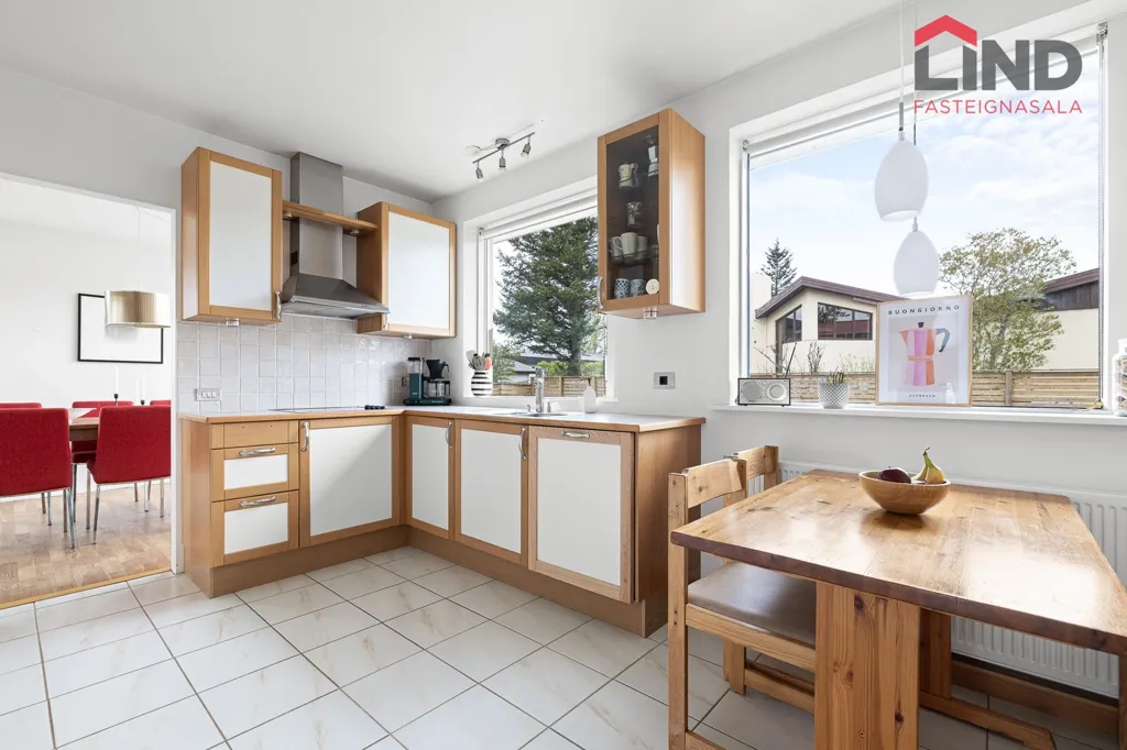 Cuisine - Single-Floor House with Garden in Garðabær
