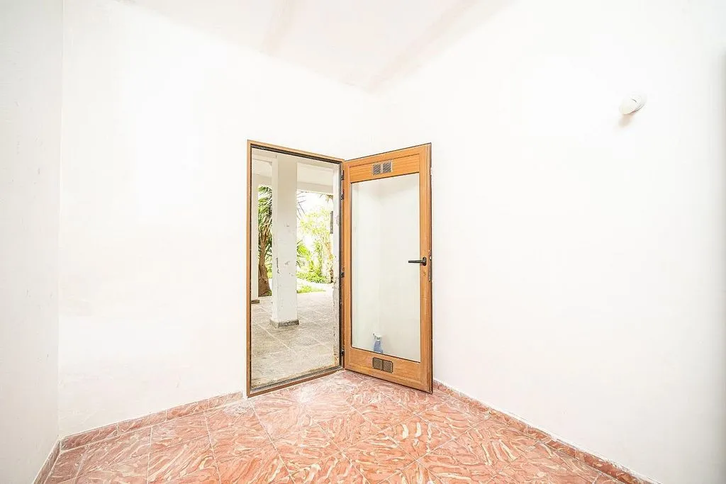 Esik - Ground Floor Flat with Terrace in Ciudad Jardín