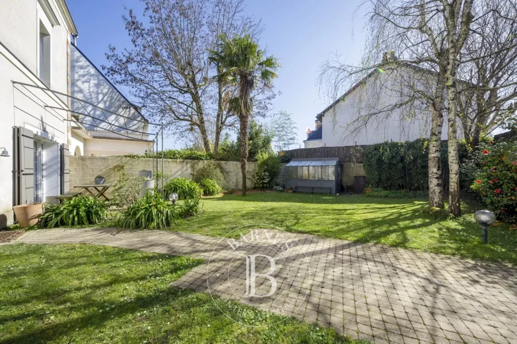 Aed - Luxury House with Greenbelt View in Nantes