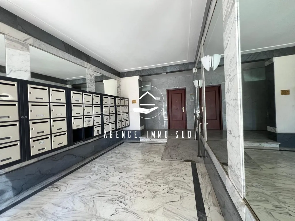 Esik - Renovated Flat with Balconies near Cagnes Hippodrome