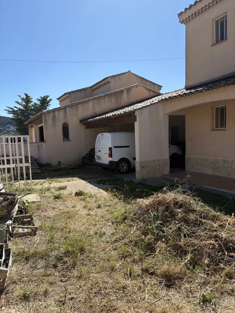Aed - Quiet House with Pool Potential near Ceyreste Centre