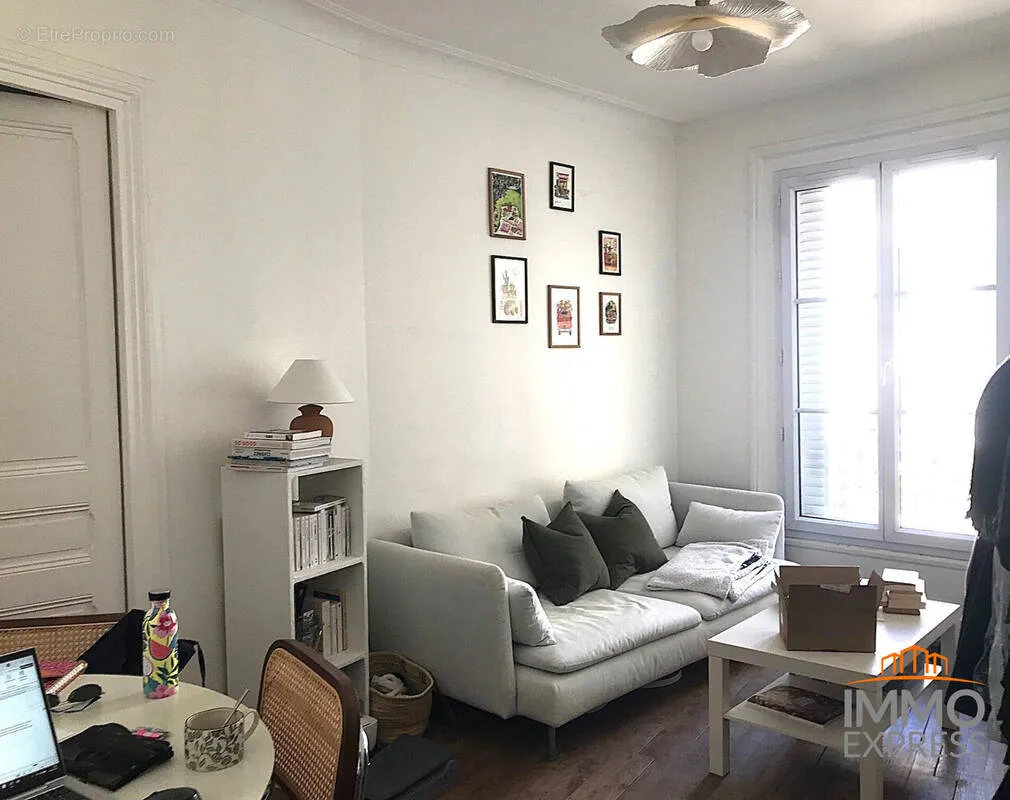 Séjour - Appartement 2 Pièces avec Ascenseur à Paris-5e