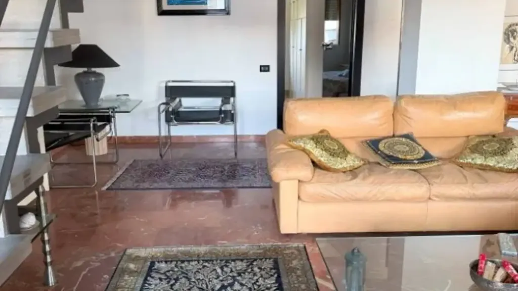 Séjour - Duplex Apartment with Balcony and Terrace in Rende