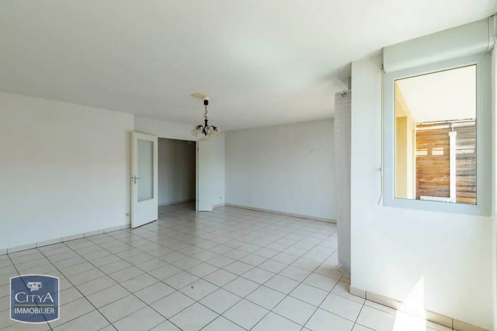 Toad - Spacious Flat with Balcony in Castres
