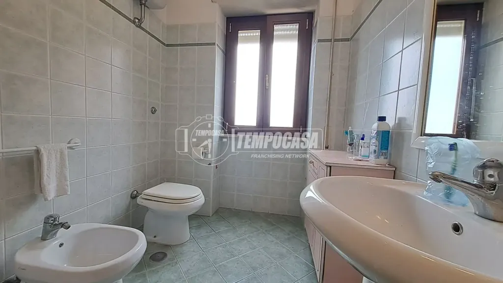 Vannitoad - Quadrilocale with Triple View in Terracina