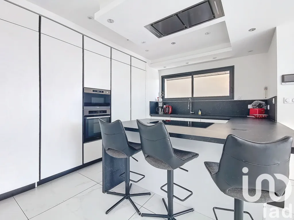 Cuisine - Villa d'Architecte avec Vue Panoramique à Nîmes