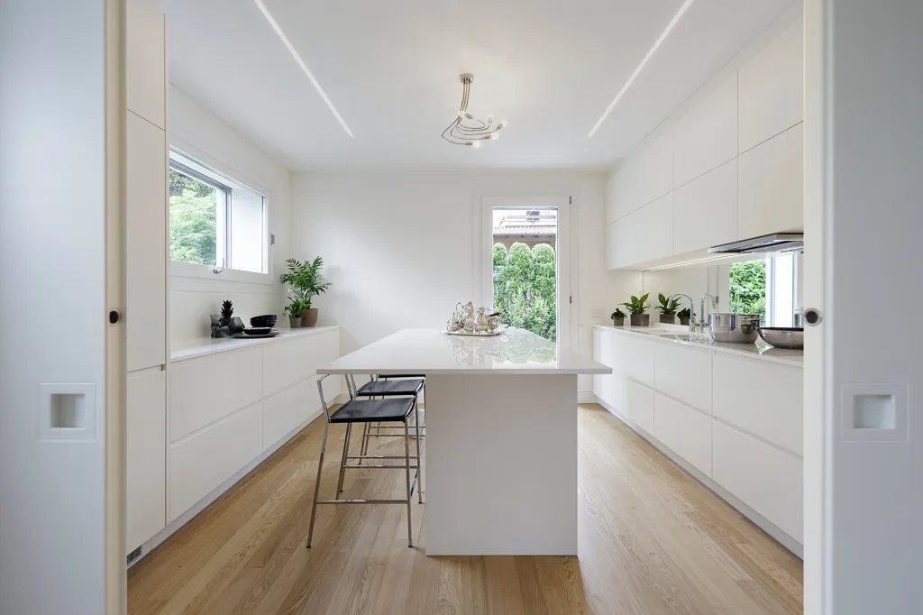 Cuisine - Contemporary Villa with Mountain View in Varese