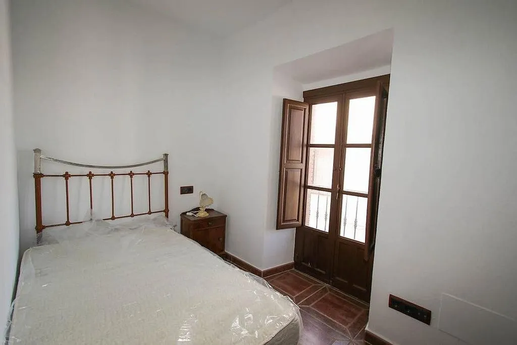 Magamistoad - Adjoined House with Terrace in Guaro