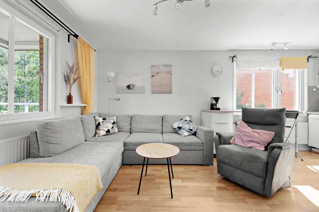 Séjour - Thoughtfully Designed 3-Bed Flat with Balcony in Sävja