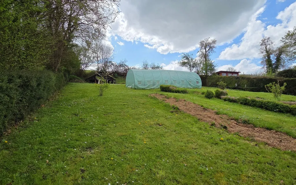 Garden - Charming House with Garden in Cahan
