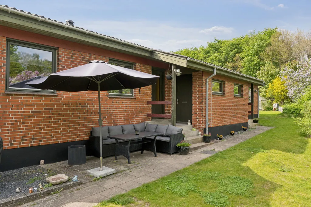 Terrass - 1962 Villa with Garden in Hammel