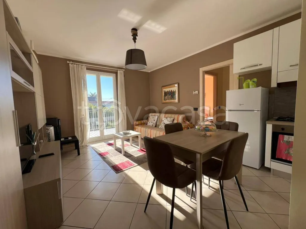 Söögituba - Modern Apartment with Balcony in Cervo