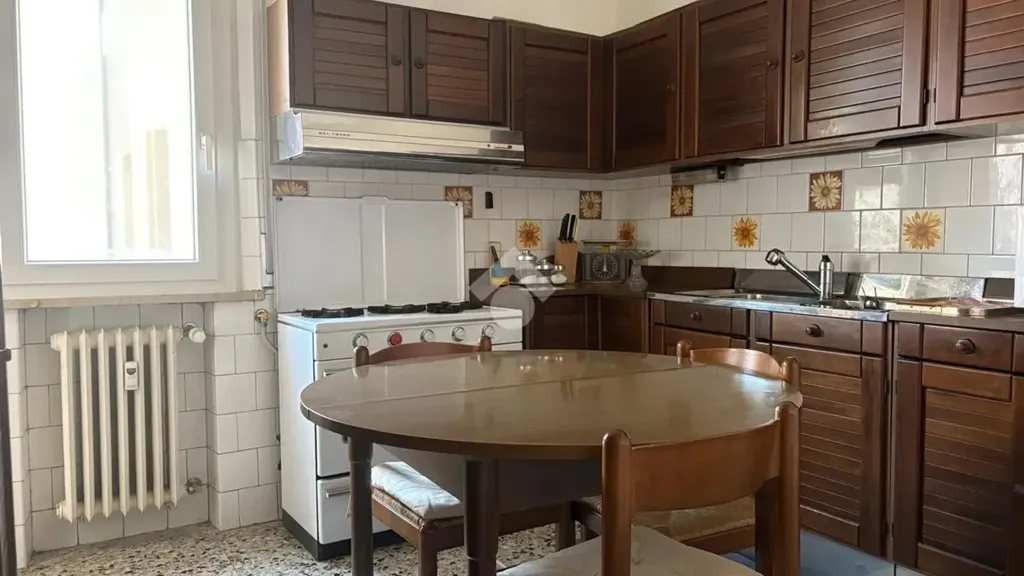 Köök - 4-Room Apartment with Balcony in Ferrara