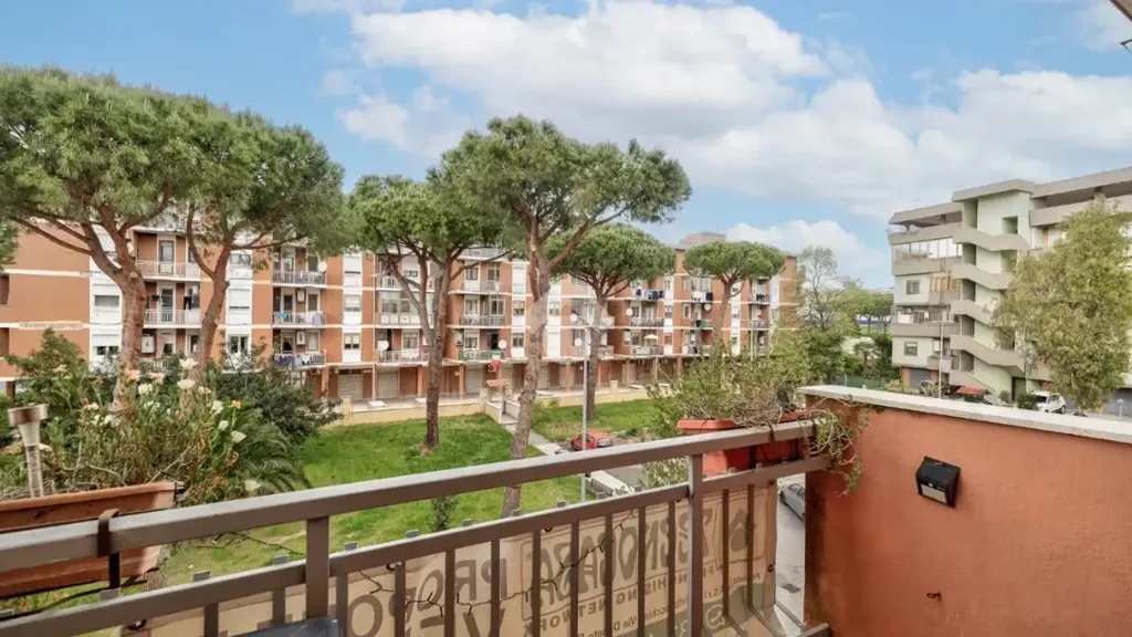 Balcon - Rear-Facing Apartment with Balcony in Civitavecchia