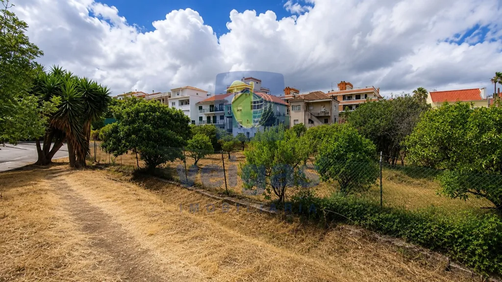 Giardino - Urban Land with Development Potential in Alverca