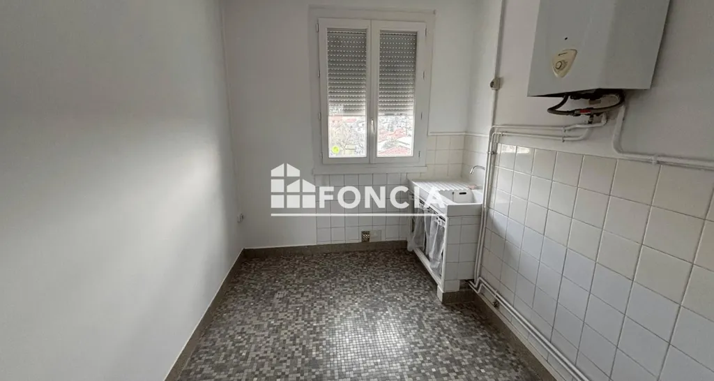 Bagni - Flat with Balcony in Niort Souché