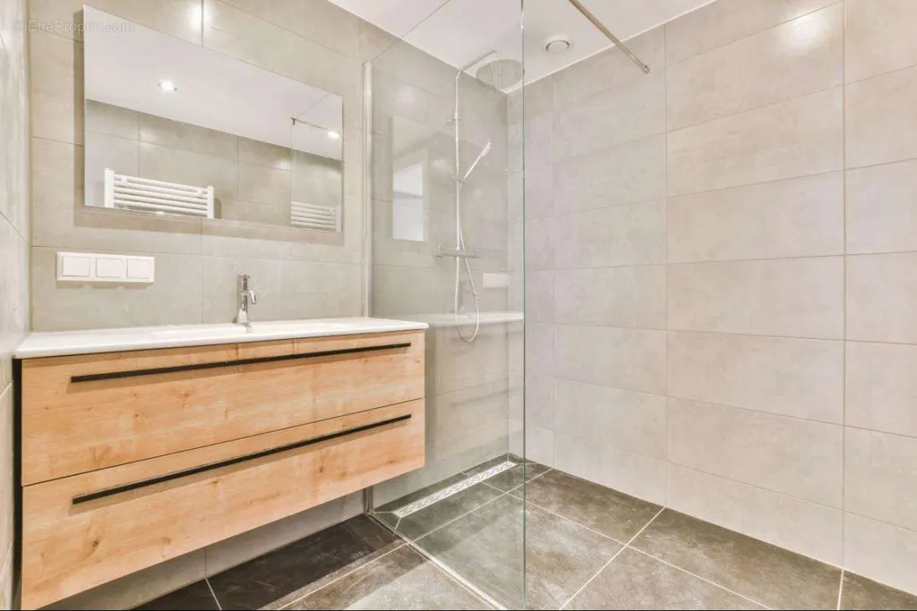 Vannitoad - New T3 Apartment with Terrace in Frontignan
